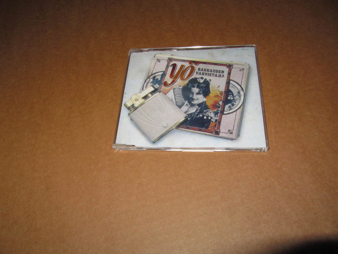 YÖ CDS Rakkauden vahvistama+1 v.2004 UUSI