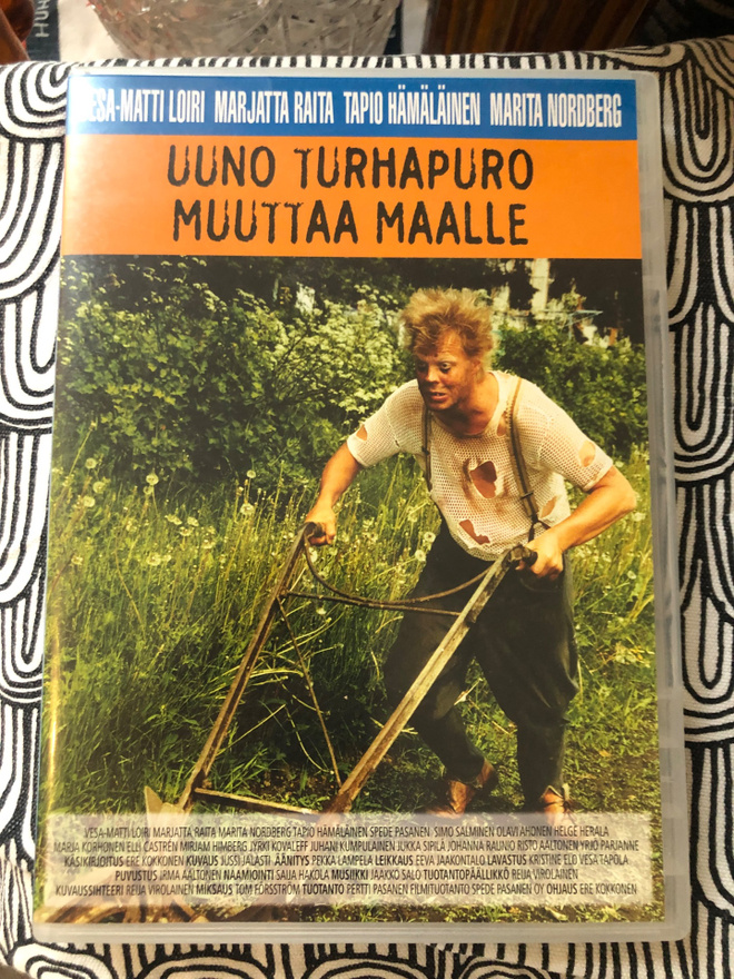 Uuno Turhapuro muuttaa maalle. 1986.