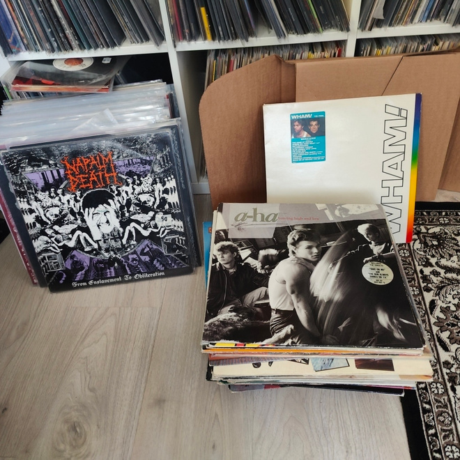 LP vinyyli Madonnasta napalm deathiin