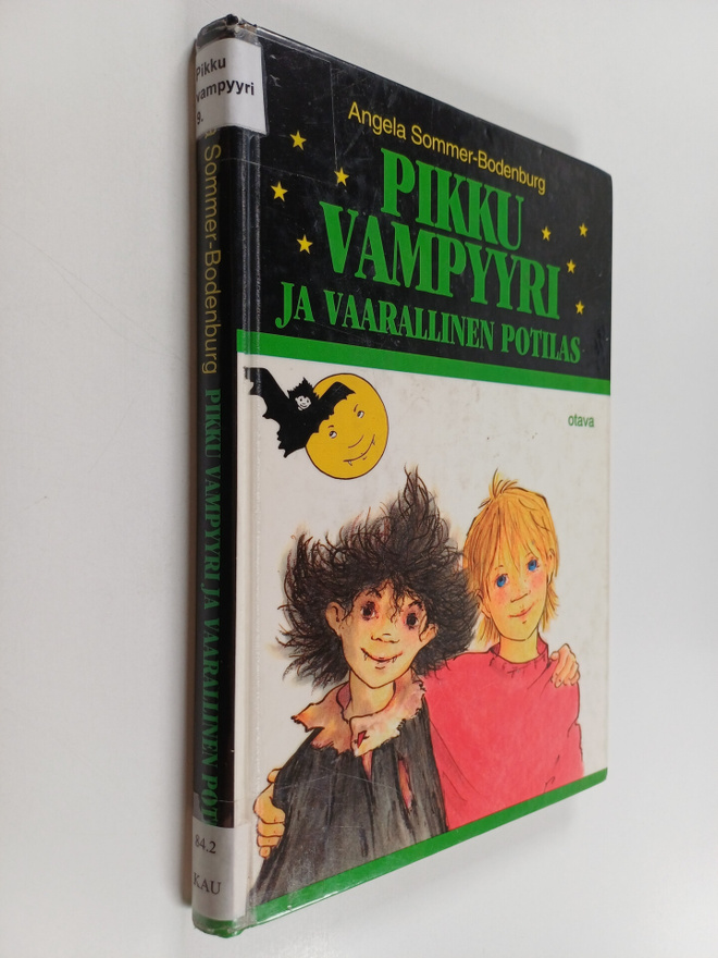 Angela Sommer-Bodenburg : Pikku vampyyri ja vaarallinen p...