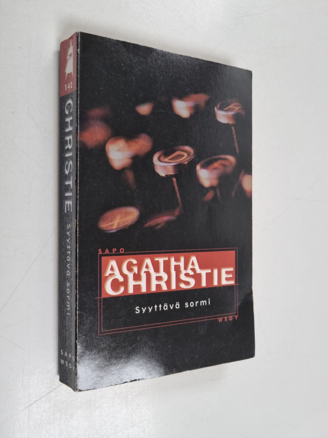 Agatha Christie : Syyttävä sormi