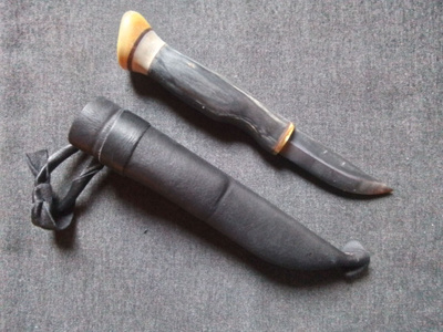Puukko ja tuppi. Kauko Raatiniemi