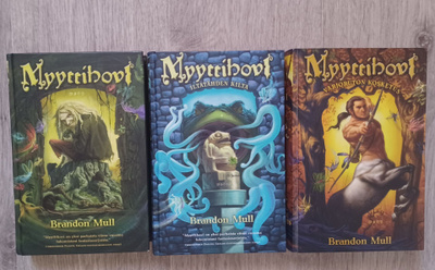 Myyttihovi 1-3 (Brandon Mull)