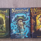 Myyttihovi 1-3 (Brandon Mull) - pikkukuva 1