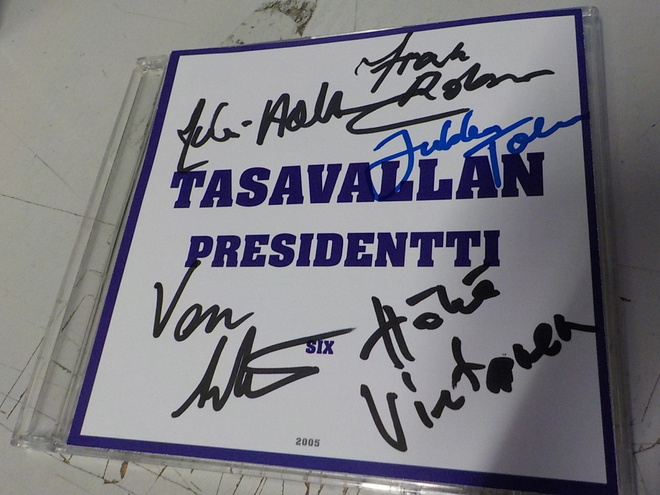 TASAVALLAN PRESIDENTTI - SIX PROMO CDS VIIDELLÄ NIMMARILLA