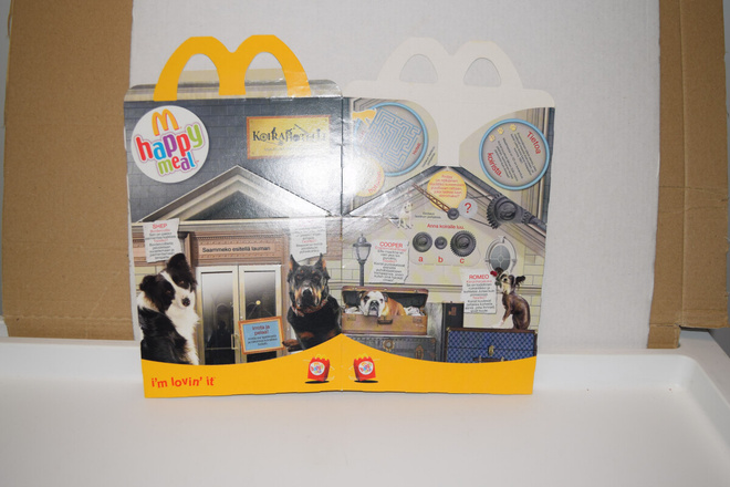 Mcdonalds's Happy meal laatikko koirahotelli x2
