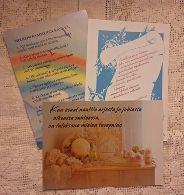 Elämänviisauksia kolme postikorttia
