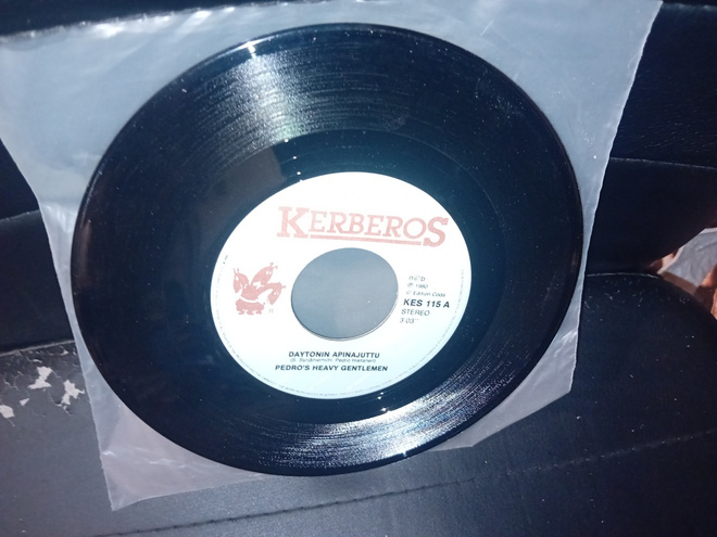 7" single Pedro's Heavy Gentlemen Daytonin apinajuttu