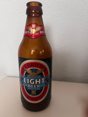 6 kpl vanhoja Light Beer -olutpulloja / keräilypullot