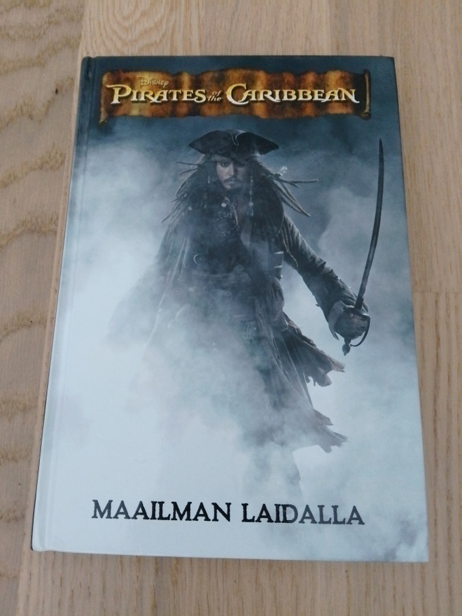 Pirates of the Caribbean kirjapaketti