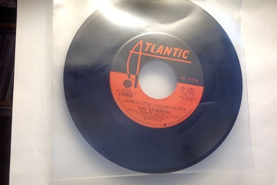 THE SPINNERS :: LIVING A LITTLE ...  ::  VINYYLI 7"  1974 !!