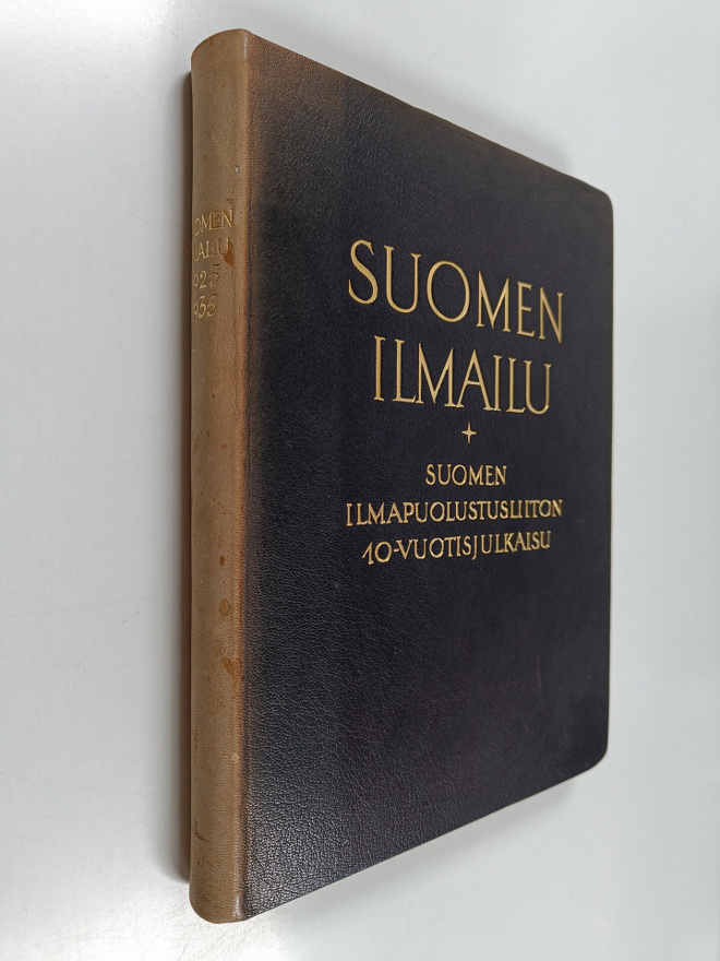 Emil J. (toim.) Helle : Suomen ilmailu : Suomen ilmapuolu...