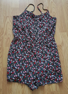 Hyvä vaatepaketti koko S sis.12 kpl