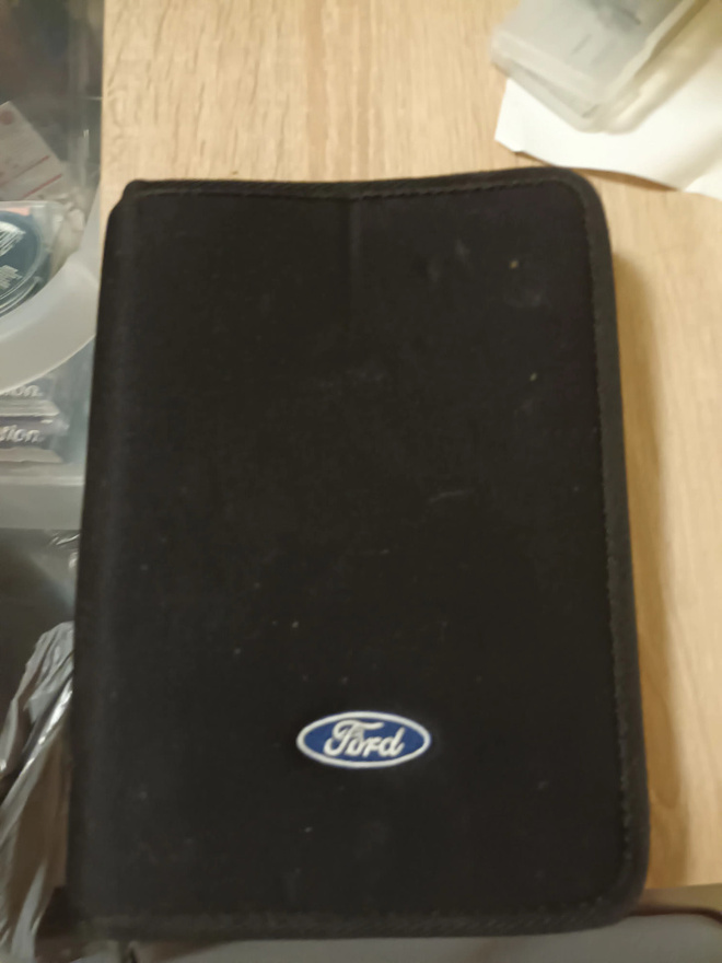 Ford autokansio