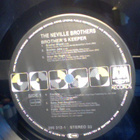 THE NEVILLE BROTHERS  ::  BROTHER'S KEEPER :: VINYYLI   LP - pikkukuva 3