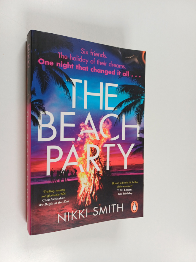 Nikki Smith : The Beach Party - Escape to Mallorca with t...