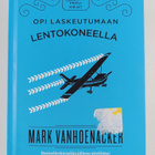 Mark Vanhoenacker : Opi laskeutumaan lentokoneella - pikkukuva 1