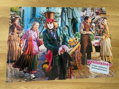 Johnny Depp Alice Through the Looking Glass juliste