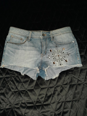 Shortsit koko 36