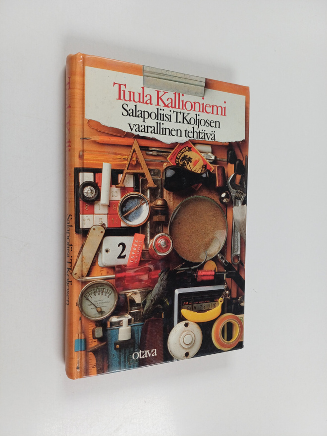 Tuula Kallioniemi : Salapoliisi T. Koljosen vaarallinen t...