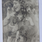 Filmitähti Mary Pickford ja neljä koiranpentua - pikkukuva 1