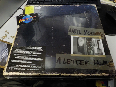 NEIL YOUNG - A LETTER HOME LP+12''+6x7''+CD+DVD UUSI BOX SET