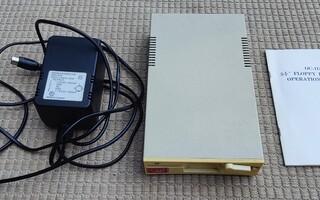 C64 - Oceanic levyasema + poweri ja ohjekirja
