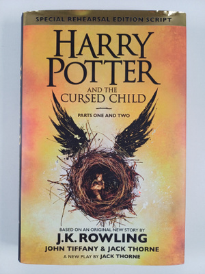 Jack Thorne ym. : Harry Potter and the Cursed Child - Par...