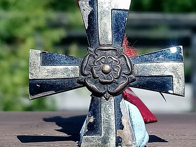 Huonokuntoinen VR - 4. Vuodelta 1939. Emalinen. Halkaisija -