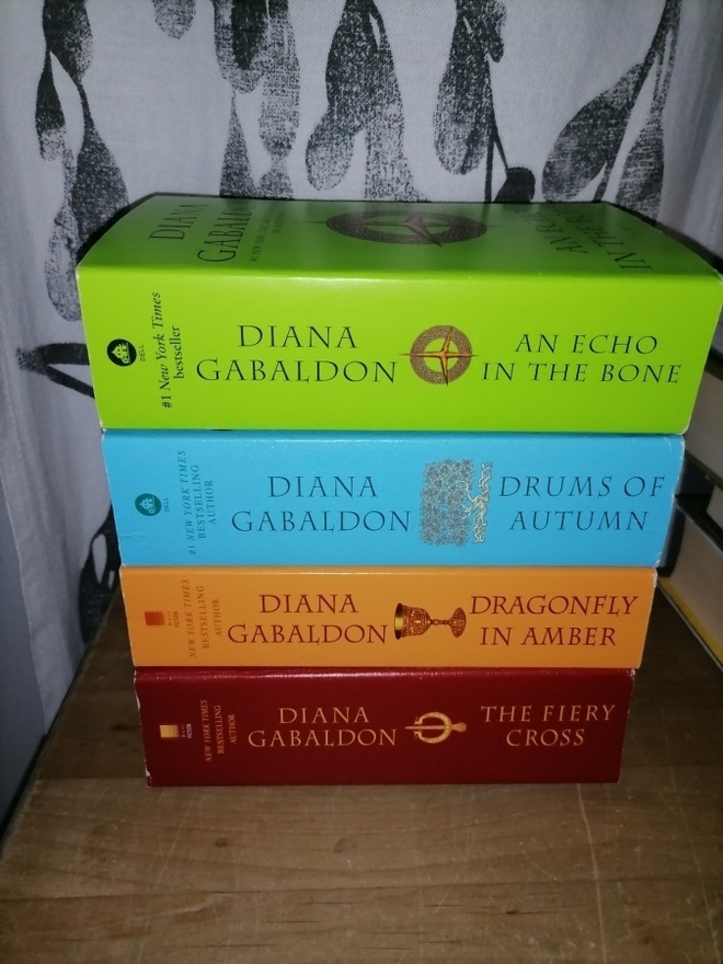 Diana Gabaldon x4 - Drums & Dragonfly & Cross & Bones