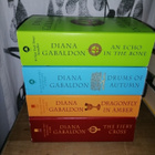 Diana Gabaldon x4 - Drums & Dragonfly & Cross & Bones - pikkukuva 1