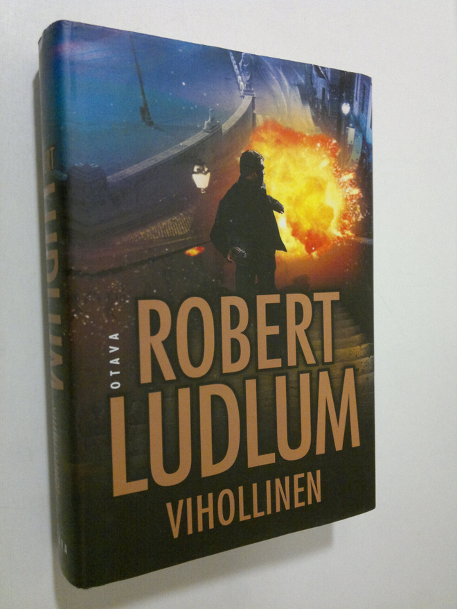 Robert Ludlum : Vihollinen