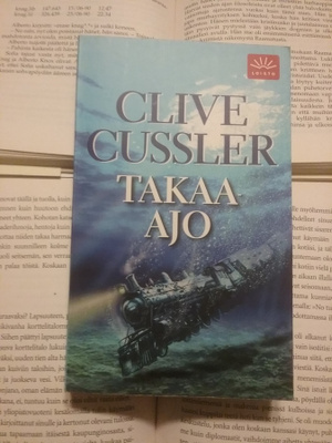 Clive Cussler - Takaa-ajo (pokkari)