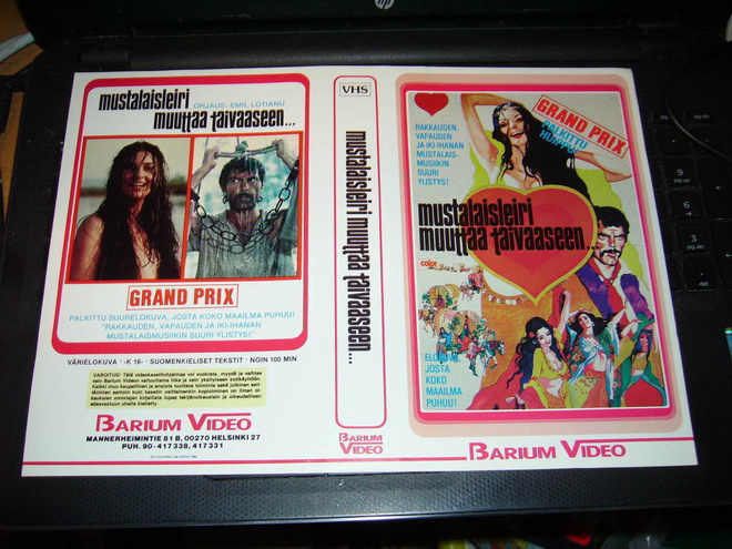 Vhs kansipaperi Fix -  Mustalaisleiri muuttaa taivaaseen