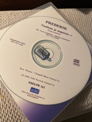 Frederik . Naulaan ja naputan CDS single