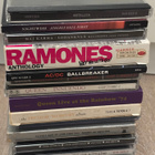 Kasa nippu cd-levyjä 15 kpl Metallica, Queen, Ramones jne. - pikkukuva 1