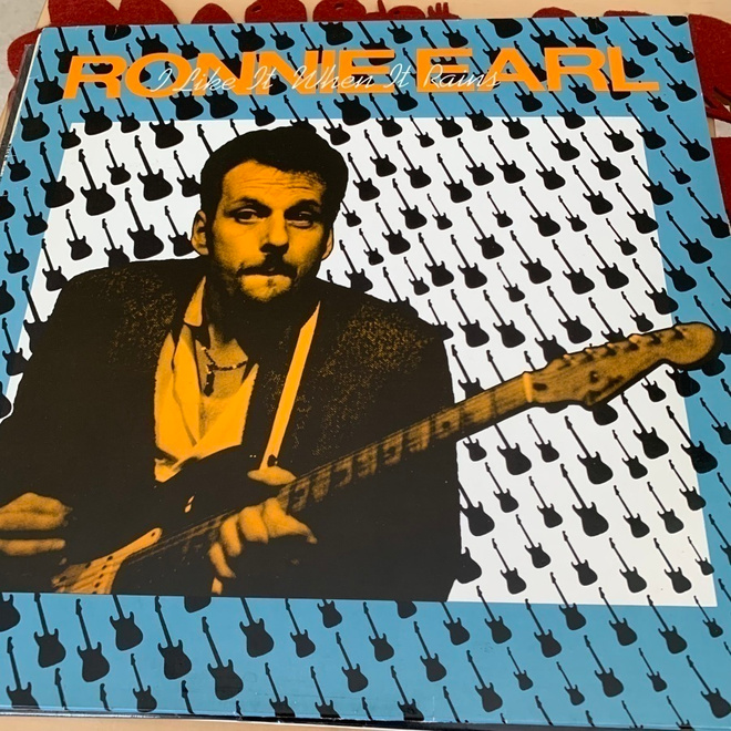RONNIE EARL: I like it when it rains. * GER 1987