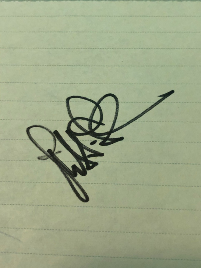Jussi Halme nimikirjoitus paperilla