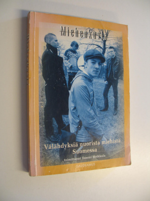 Tommi (toim.) Hoikkala : Miehenkuvia : välähdyksiä nuoris...