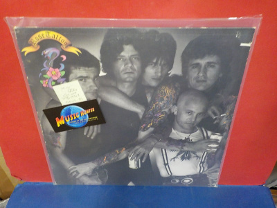 ROSE TATTOO - ASSAULT & BATTERY M-/EX+ CUTOUT 1ST U.S -81 LP