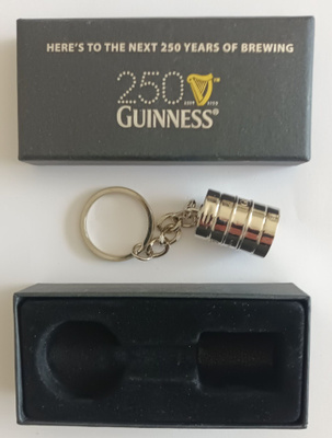 Guinness 250 vuotta, hieno avaimenperä kotelossa, uusi