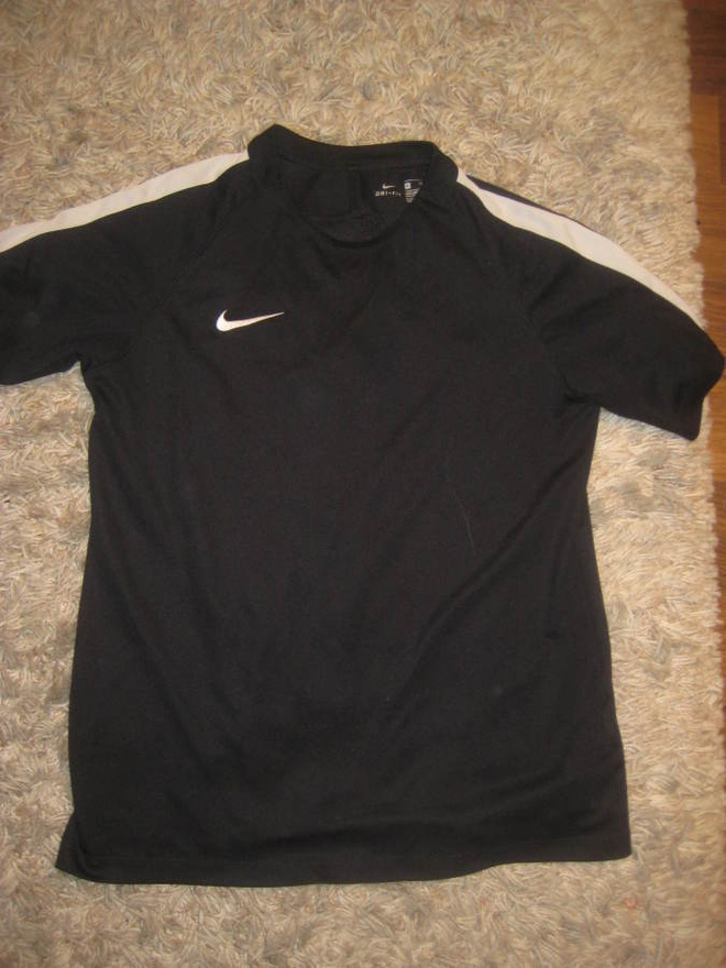 **Nike Dri-Fit tekninen t-paita   koko 158-170cm *