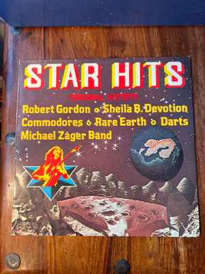 Star Hits lp upea punainen vinyyli