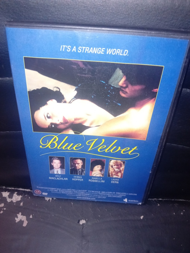 DVD Blue Velvet  - Ja sinisempi oli yö ( SIS POSTIKULU )