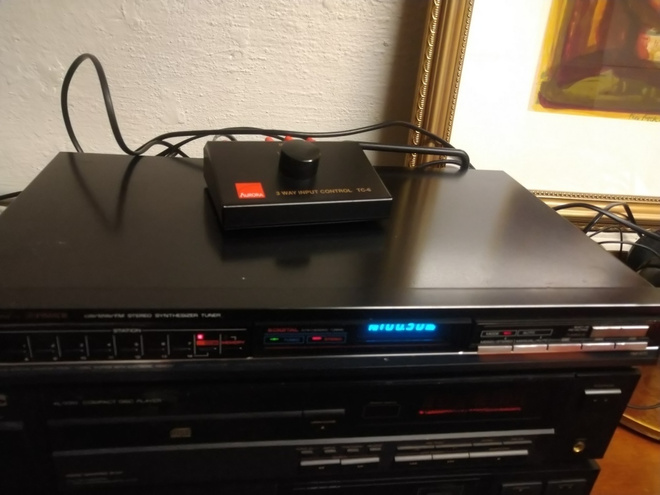 Fisher FM-870 Viritin, radio.