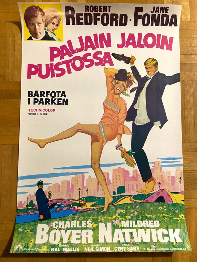Vanha elokuvajuliste: Paljain jaloin puistossa