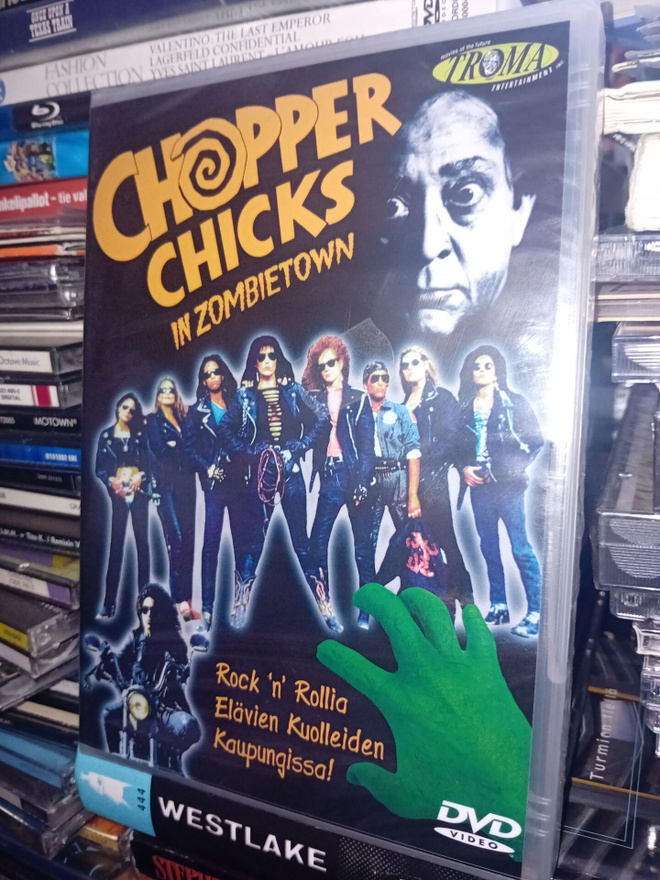 DVD CHOPPER CHICKS IN ZOMBIETOWN ( UUSI  )