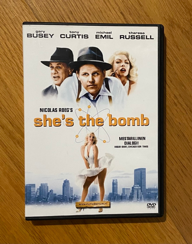 She’ s The Bomb (suomi-dvd), Nicolas Roeg