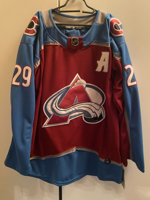 MacKinnon Colorado NHL pelipaita