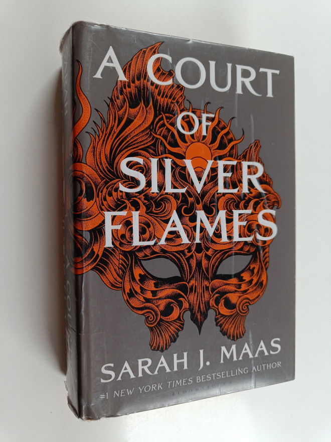 Sarah J. Maas : A court of silver flames